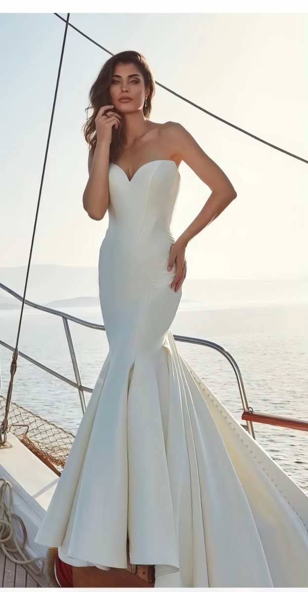 Strapless sweetheart satin fishtail gown